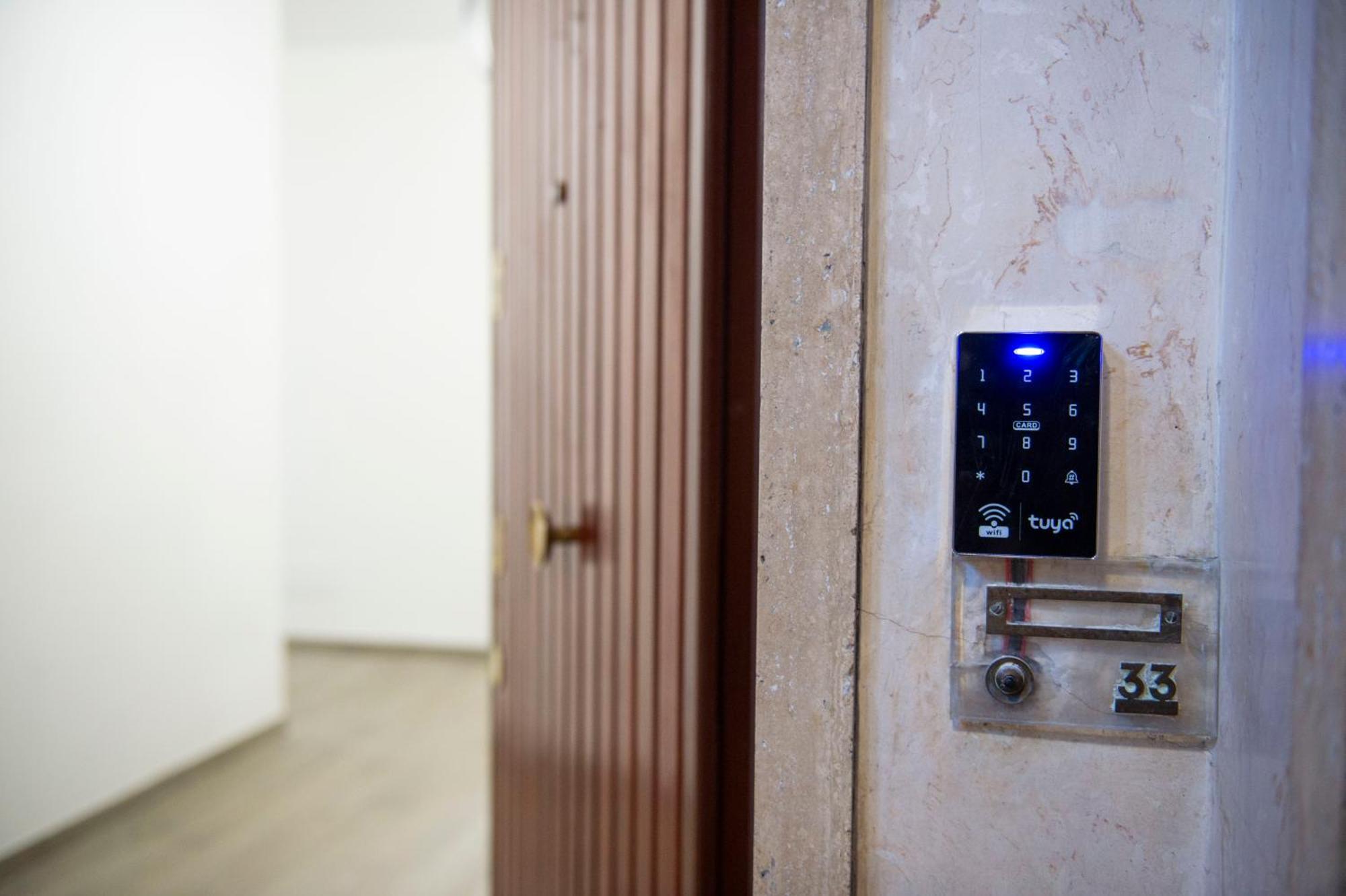 Lev Apartment Рим Екстериор снимка